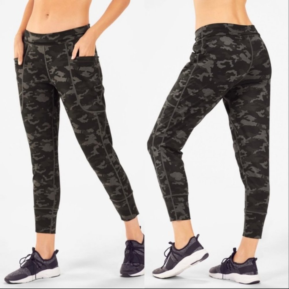 Fabletics Maj Pocket Joggers Grey Camo